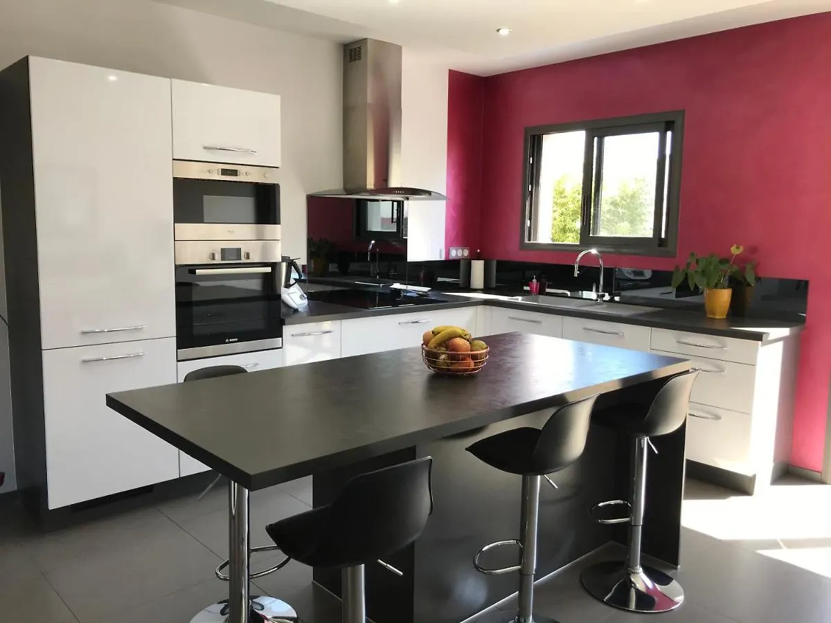 Villa Cosy Avec Piscine Pierrelatte 0*,
